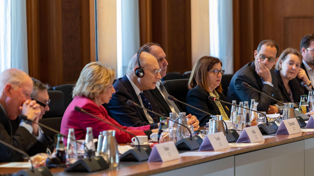 На переговорах с правительством Германии 