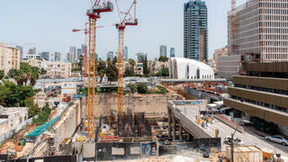 אתר בנייה בתל אביב