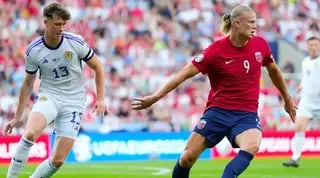 ארלינג הולאנד עם הכדור