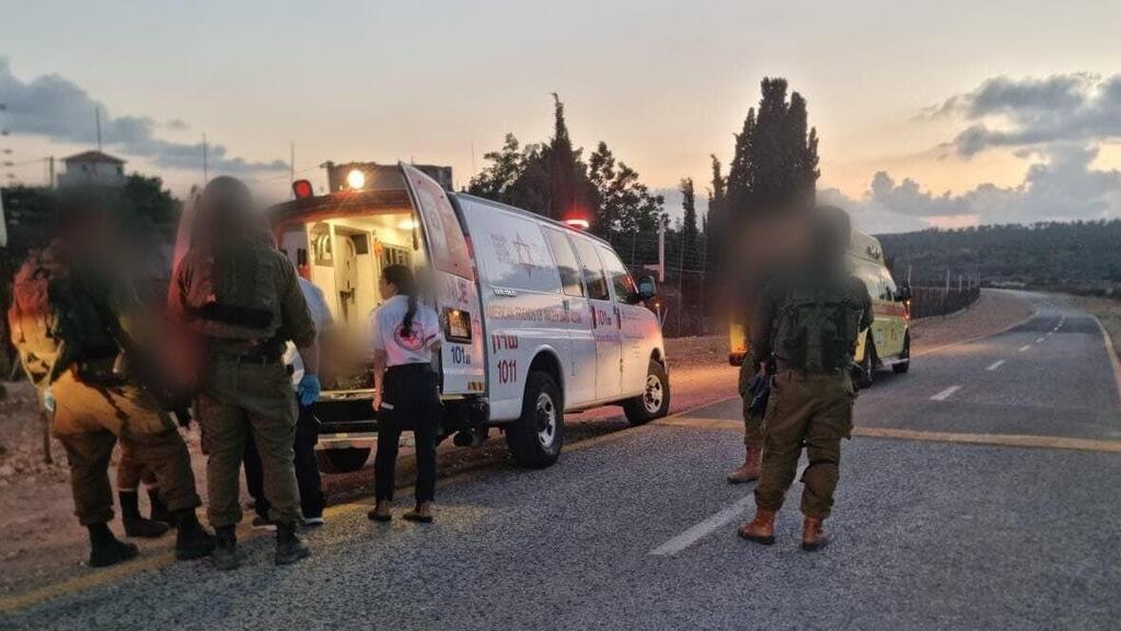 האמבולנס שפינה את הפצוע ממקום סמוך לזירה