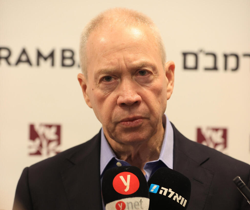 שר הביטחון יואב גלנט מבקר בבית החולים רמב״ם את הלוחמים שנפצעו בפעילות המבצעית בג׳נין