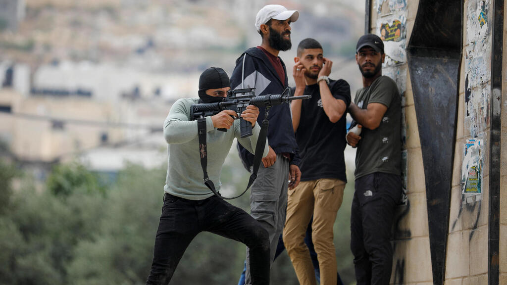 19.6 חמושים פלסטינים ב ג'נין מתעמתים עם כוחות צה"ל