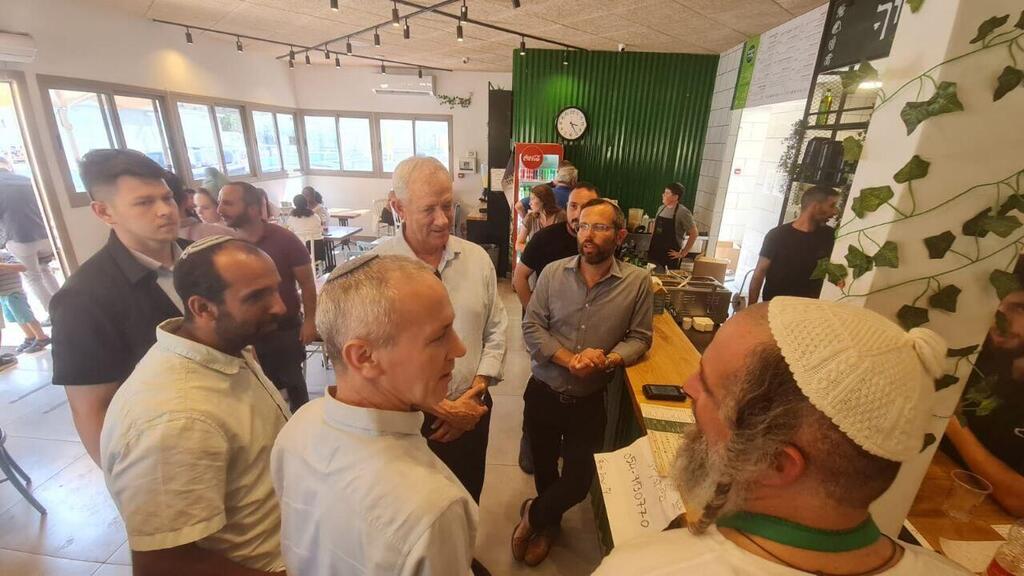 חומוס אליהו נפתח מחדש לאחר הפיגוע בעלי