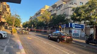זירת תאונת הדרכים ברחוב הרצל בחיפה בה נפגע הולך רגל מרכב