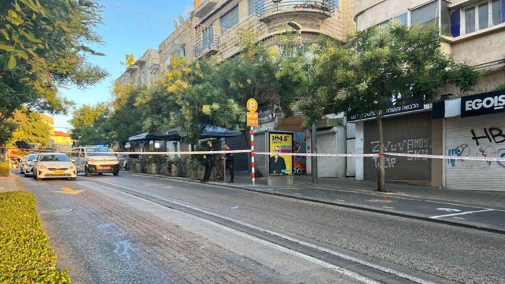 זירת תאונת הדרכים ברחוב הרצל בחיפה בה נפגע הולך רגל מרכב