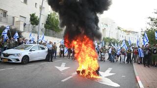 מחאת המילואימניקים מול ביתו של יריב לוין