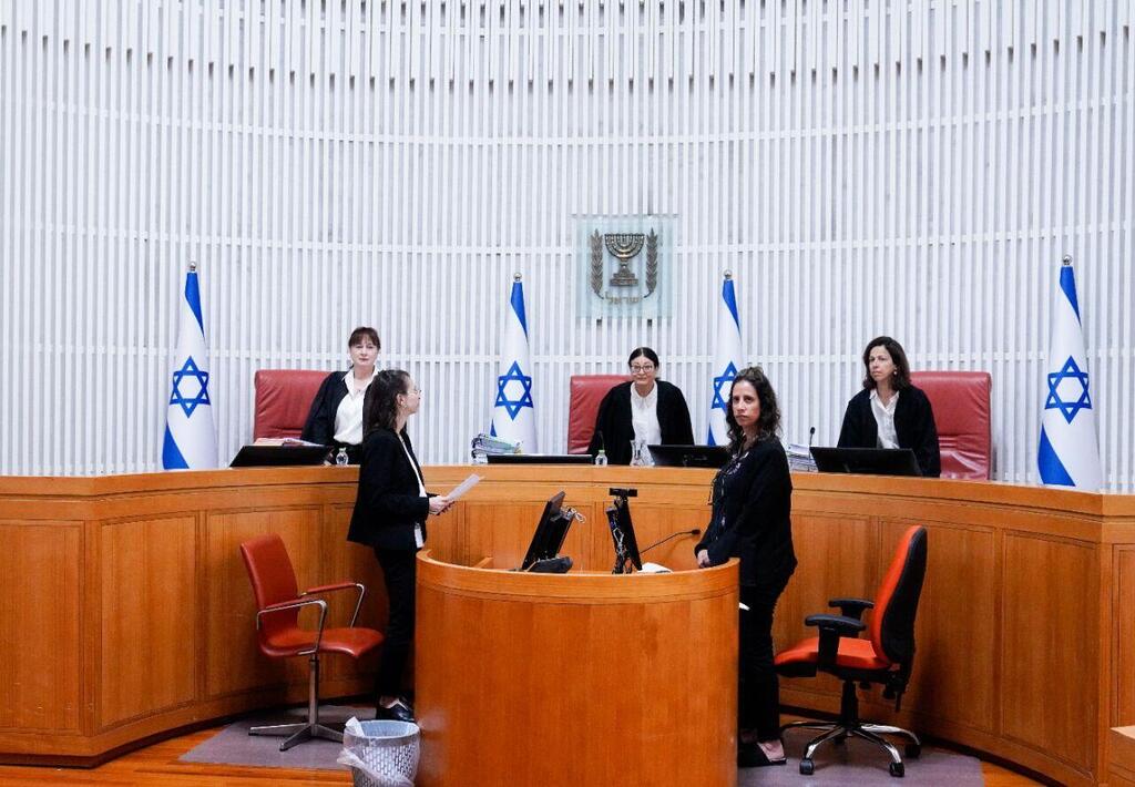 דיון בבית המשפט העליון בעניין שירות לוחמות ביחידות מובחרות בצה''ל