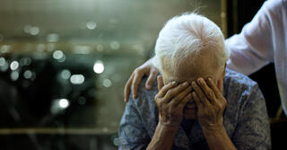 אלצהיימר דמנציה קשישה זקנה קשישים