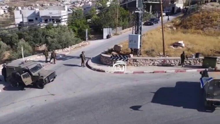 תיעוד מבית משפחת המחבל,  עבד אלאלווהאב חלאילה, שביצע את הפיגוע המשולב בנאות אפקה בכפר סמוע חברון