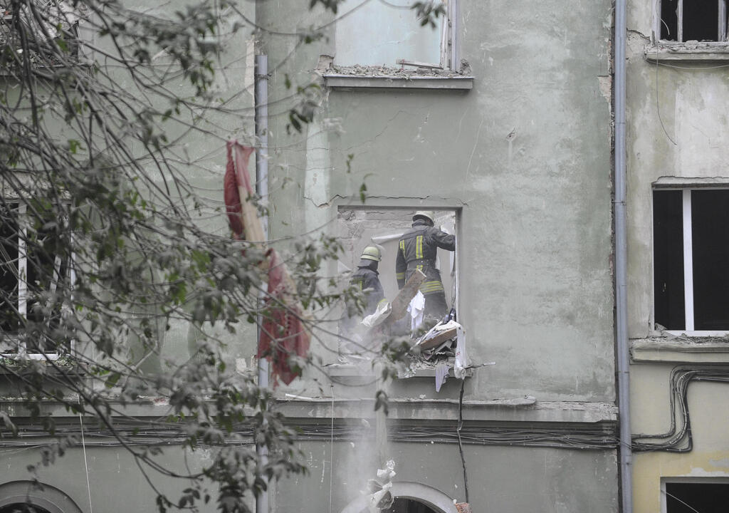 אוקראינה לבוב מתקפת טילים רוסית הרוגים הרס ב בתים