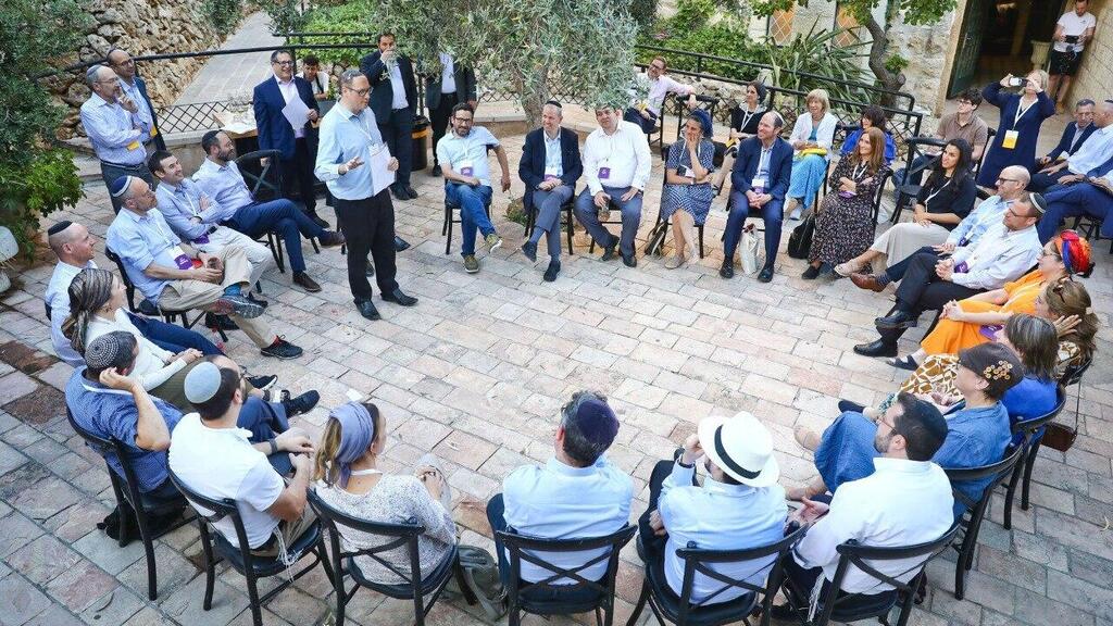 מעגלי שיח לזכר הרב זקס