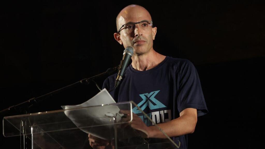 יובל נח הררי בקפלן, תל אביב