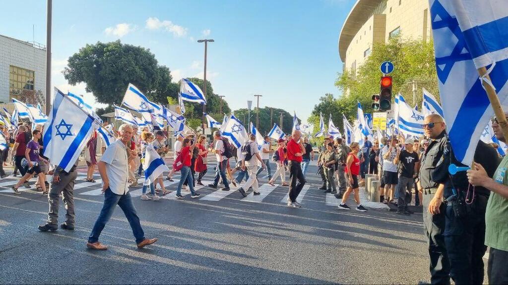 מחאה נגד המהפכה המשפטית בחיפה