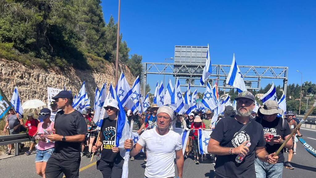 צעדה משורש לירושלים על כביש 1