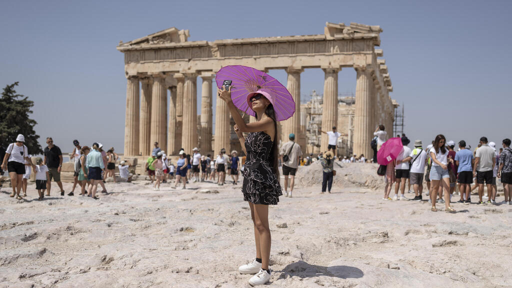  Туристы в Афинах 