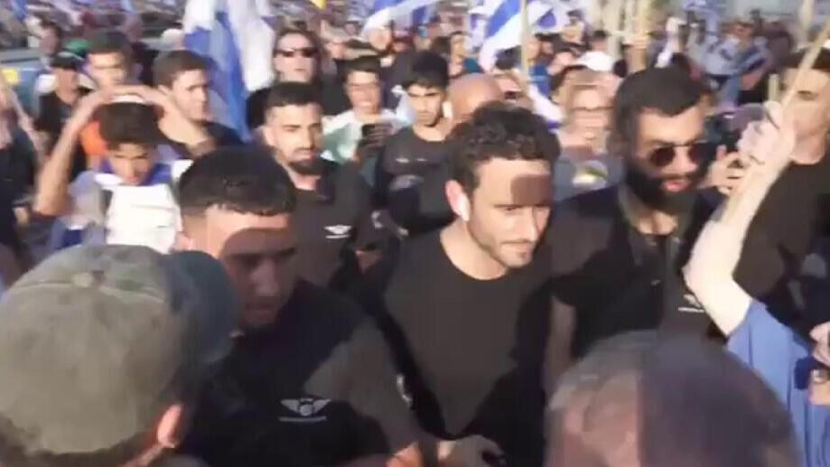 גלעד שלמור במחאת תומכי הרפורמה