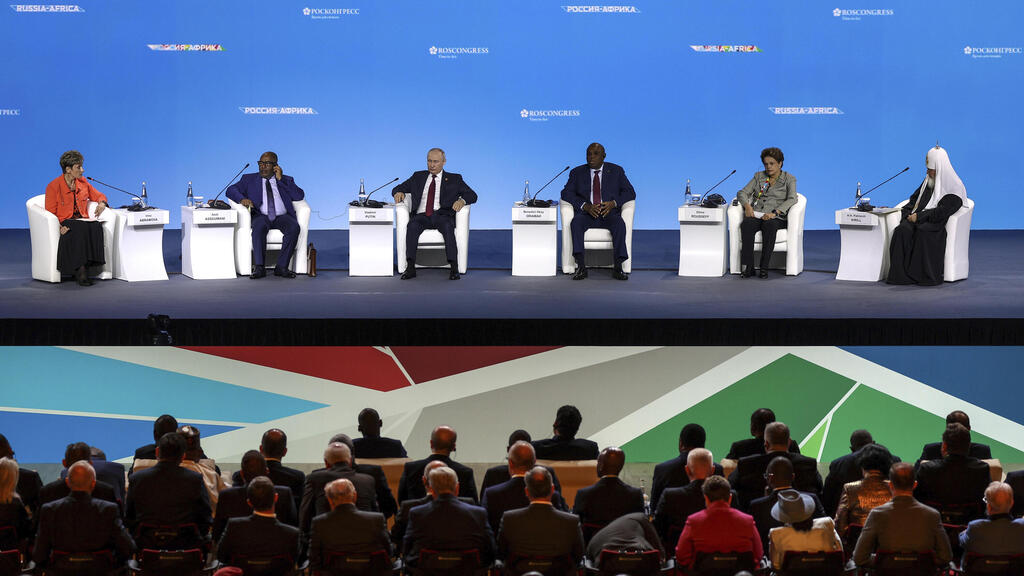 נשיא רוסיה פוטין ב פסגה עם מנהיגי מדינות מ אפריקה ב סנט פטרסבורג