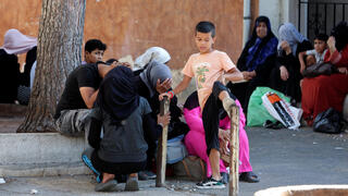 מחנה הפליטים פליטים פלסטני עין אל-חילווה בדרום לבנון בצל חילופי אש בין פלגים פלסטיניים