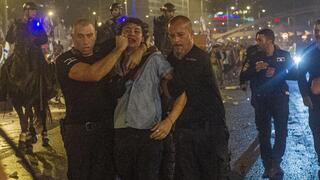 המפגין אמיתי עבודי, שעל פי התיעוד ספג אלימות ממפקד יס"מ תל אביב, יאיר חנונה