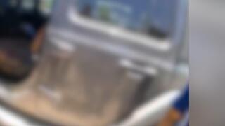 תיעוד: קטין בן 12 נוהג בג'יפ יוקרתי בזמן שסבו יושב לידו