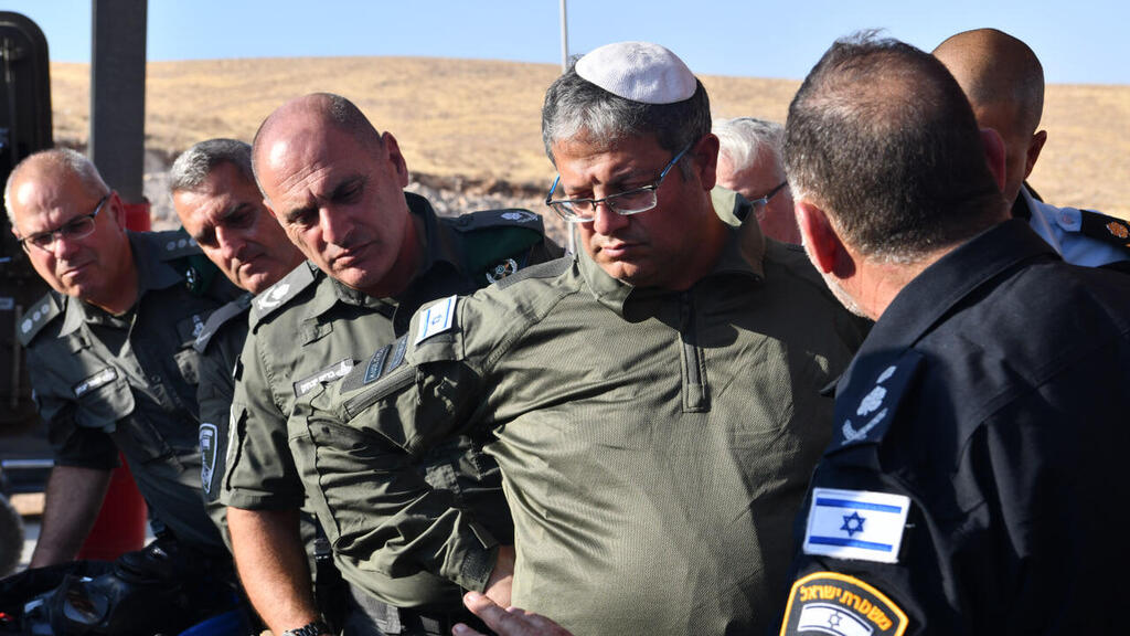 Министр Бен-Гвир в форме пограничника (Фото: полиция Израиля) ביקור השר לביטחון לאומי, ח"כ איתמר בן גביר, במשמר הגבול