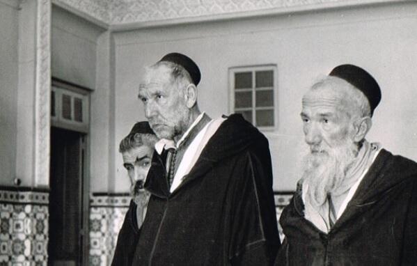 hree Jews in a synagogue, Casablanca, Morocco 1930 
