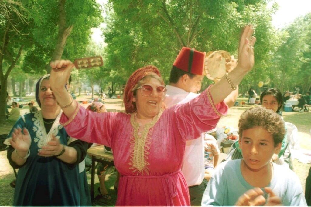 Moroccan Jews celebrate the Mimuna fest 