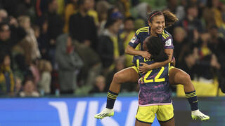 שחקניות קולומביה חוגגות