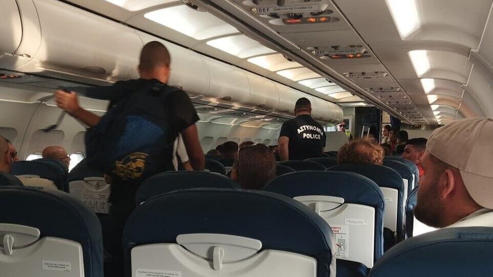 מעצר הנערים על הטיסה בקפריסין