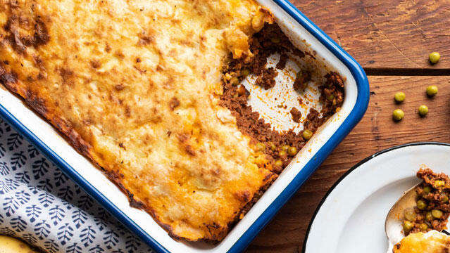 מתכונים מאפה מעולה עם תפוחי אדמה, בשר טחון ועגבניות