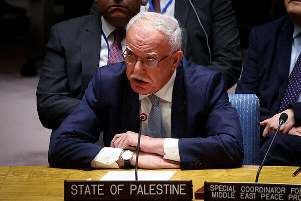 Palestinian Foreign Minister Riyad al-Maliki speaks at a meeting of the United Nations Security Council