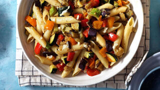 מתכונים פסטה עם ירקות מוקפצים ופסטו