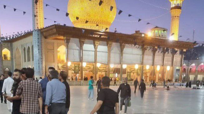 תיעוד מ מתקפת ירי טרור ב מקדש שיעי בעיר שיראז איראן