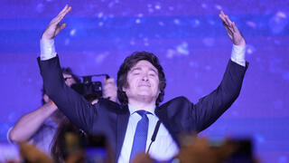 חאבייר מיליי מועמד הימין הקיצוני בבחירות לנשיאות ב ארגנטינה שזכה במקום הראשון בבחירות המקדימות ומוביל כעת במרוץ