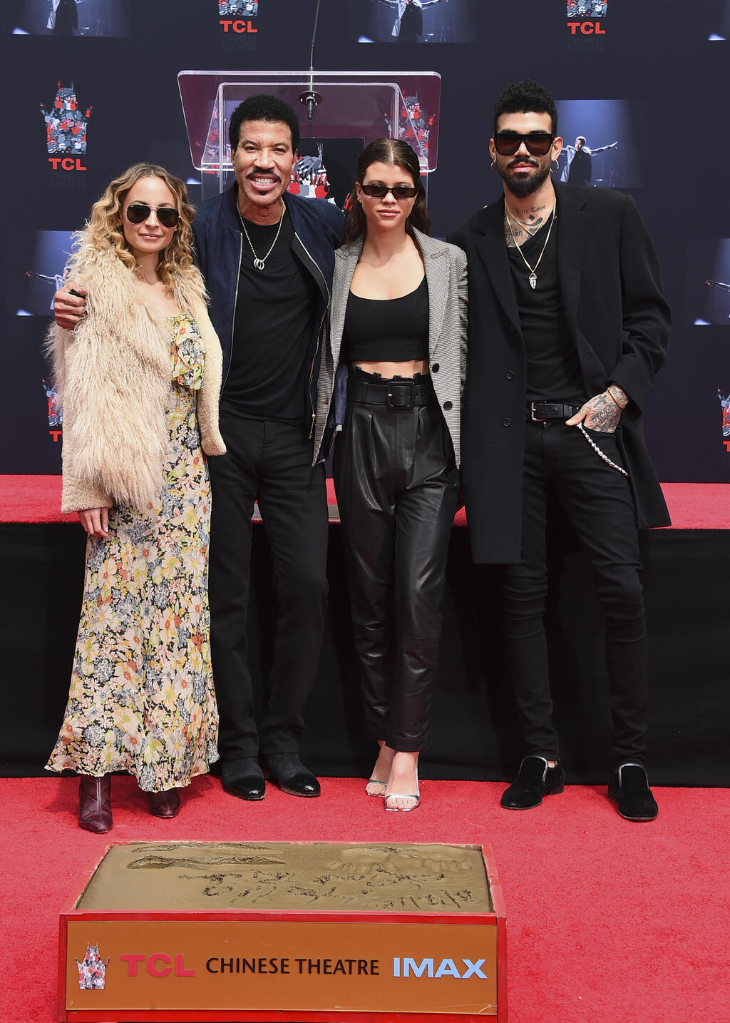 משפחת ריצ'י על השטיח האדום: אבא ליונל והילדים סופיה, מיילס וניקול, 2018