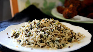 אורז עם תרד ועדשים שחורות