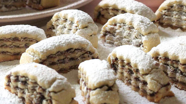 עוגיות תמרים ואגוזים עם קינמון