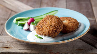 לביבות פרסה עם גבינת ריקוטה וגבינת חלומי