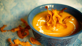 מרק דלעת עם צ'יפס בטטה