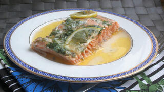 פילה סלמון בתנור בשום ושמיר