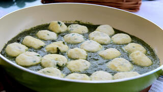 כופתאות ריקוטה ברוטב כרשה ותרד