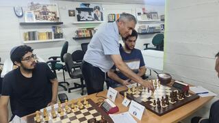 Зеэв Элькин на открытии шахматного турнира в Иерусалиме