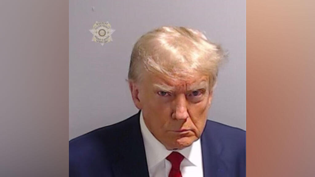 תמונת ה מעצר של דונלד טראמפ