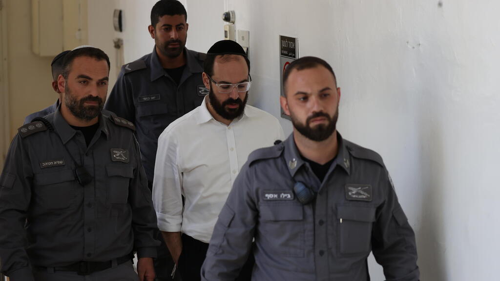 יוסף מרדכי פרויזר התחזה לחילוני ואנס נשים דרך הטינדר
