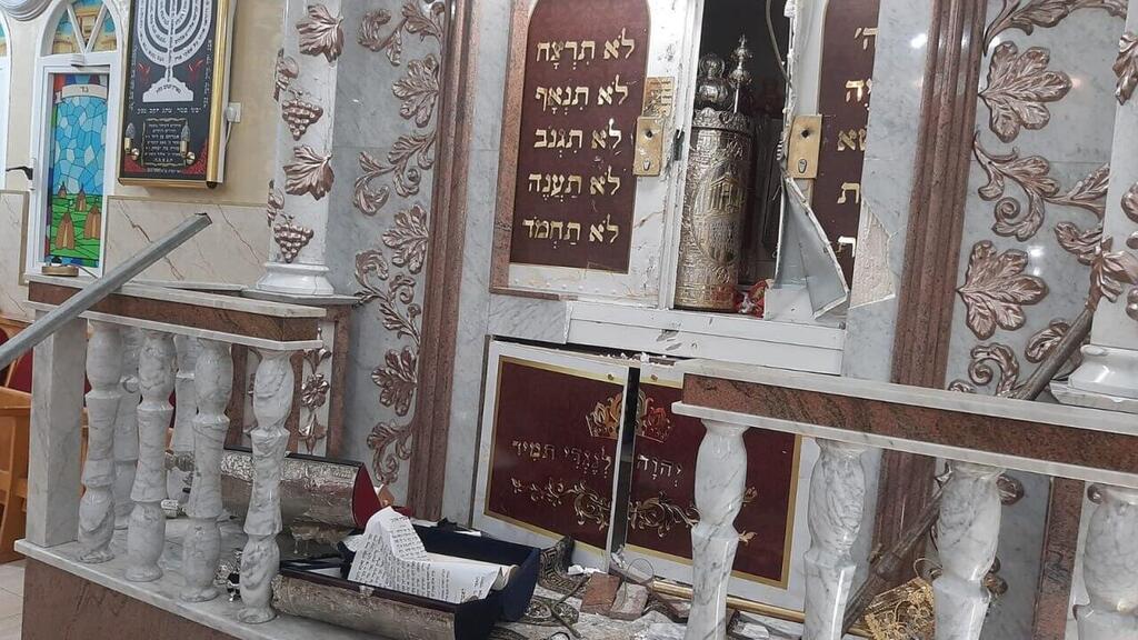    משטרת ישראל עצרה לחקירה 2 חשודים בחשד לשורת מקרי התפרצות לבתי כנסת בעיר אשדוד