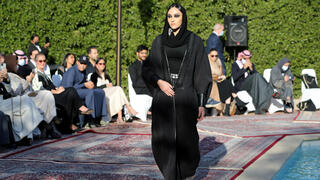 עבאיה תצוגת אופנה ב סעודיה ריאד