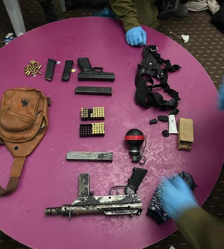 כלי נשק נמצאו בגן ילדים בחברון