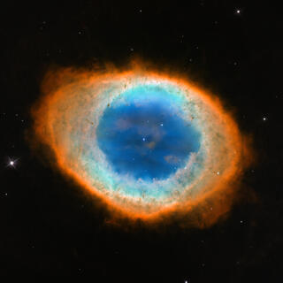Ring Nebula seen by the James Webb telescope 