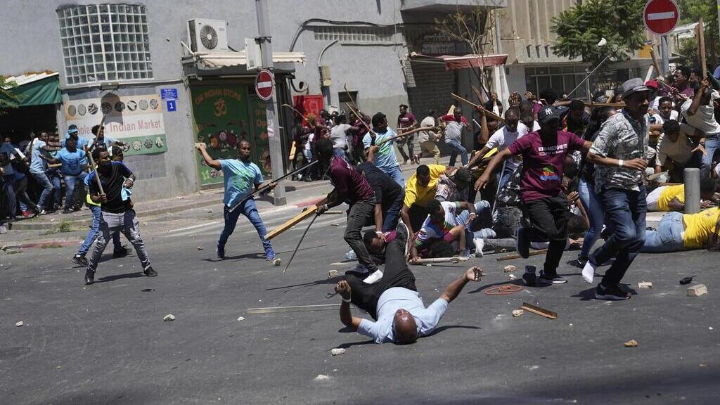 Eritreans riot in Tel Aviv 