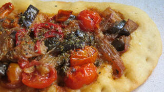 פוקצ'ה עם ירקות